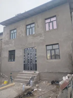 Продается Более 5-комнатная квартира − 200 м²