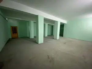 3 qavatli uy sotiladi − 400 m²