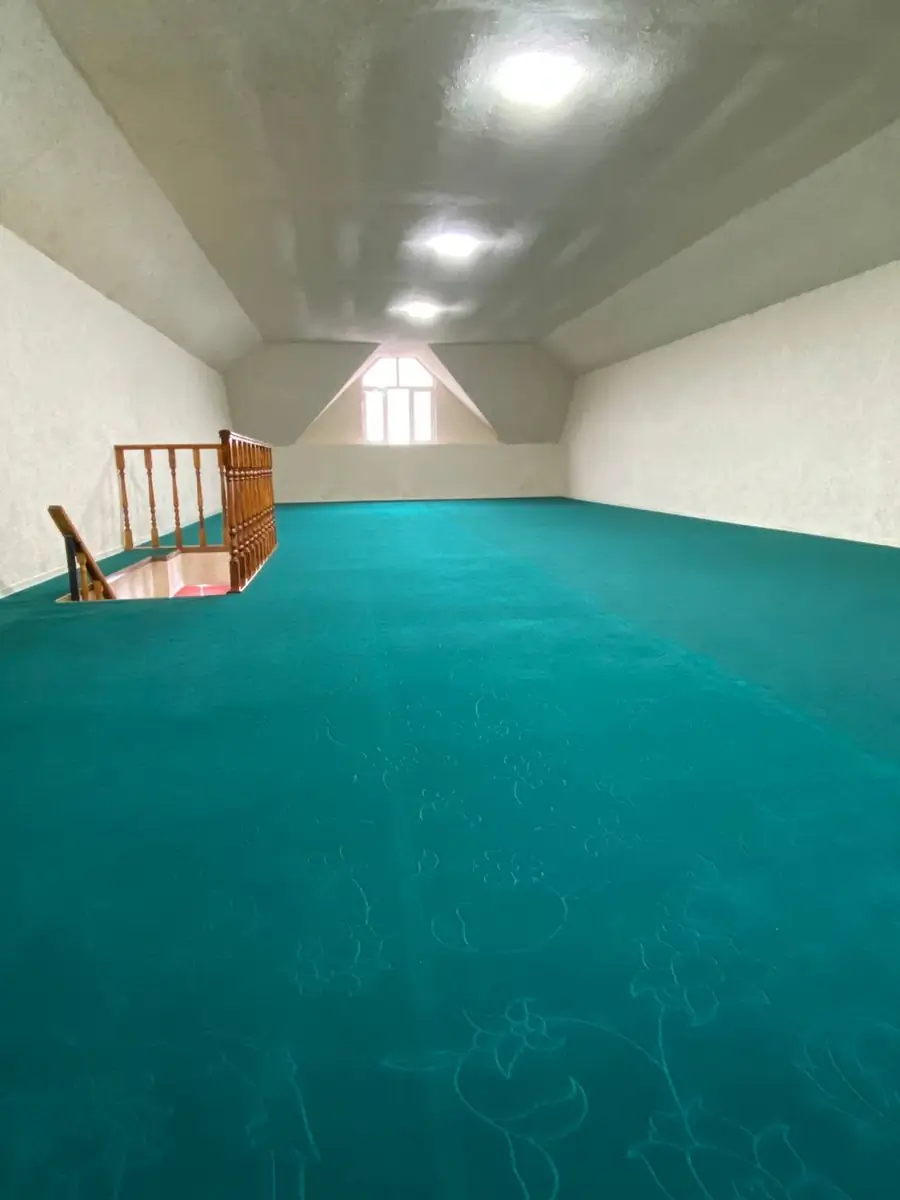 3 qavatli uy sotiladi − 400 m²