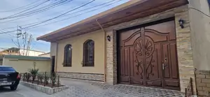 3 qavatli uy sotiladi − 400 m²