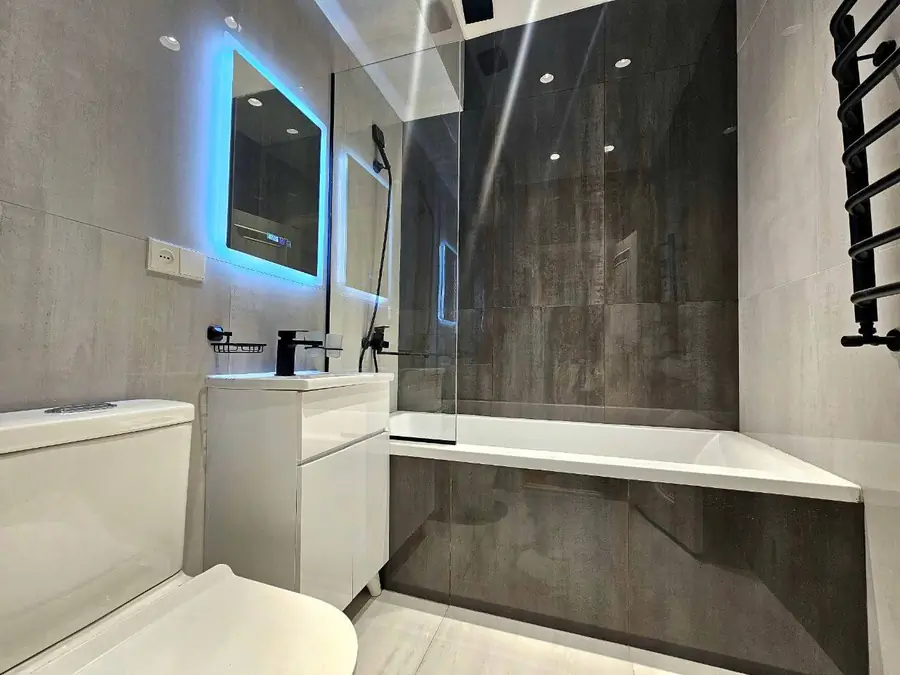 Посуточно 3-комнатная квартира − 90 м²