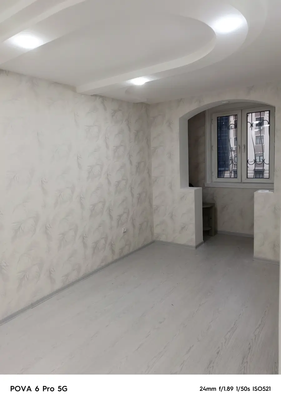 Продается 2-комнатная квартира − 100 м²