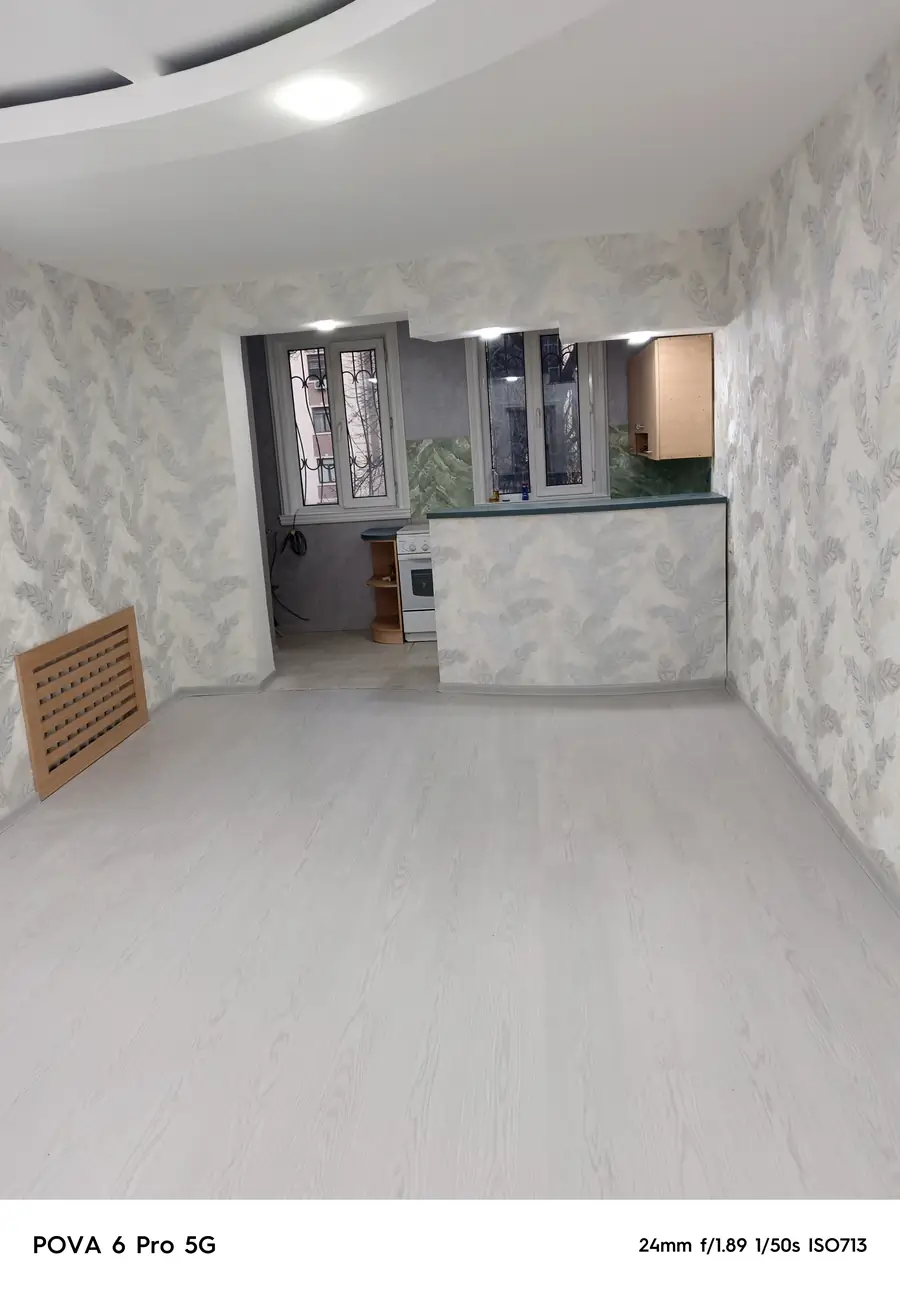 Продается 2-комнатная квартира − 100 м²