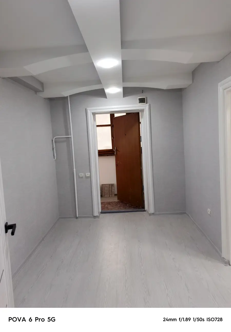 Продается 2-комнатная квартира − 100 м²