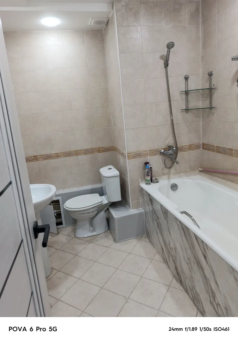Продается 2-комнатная квартира − 100 м²
