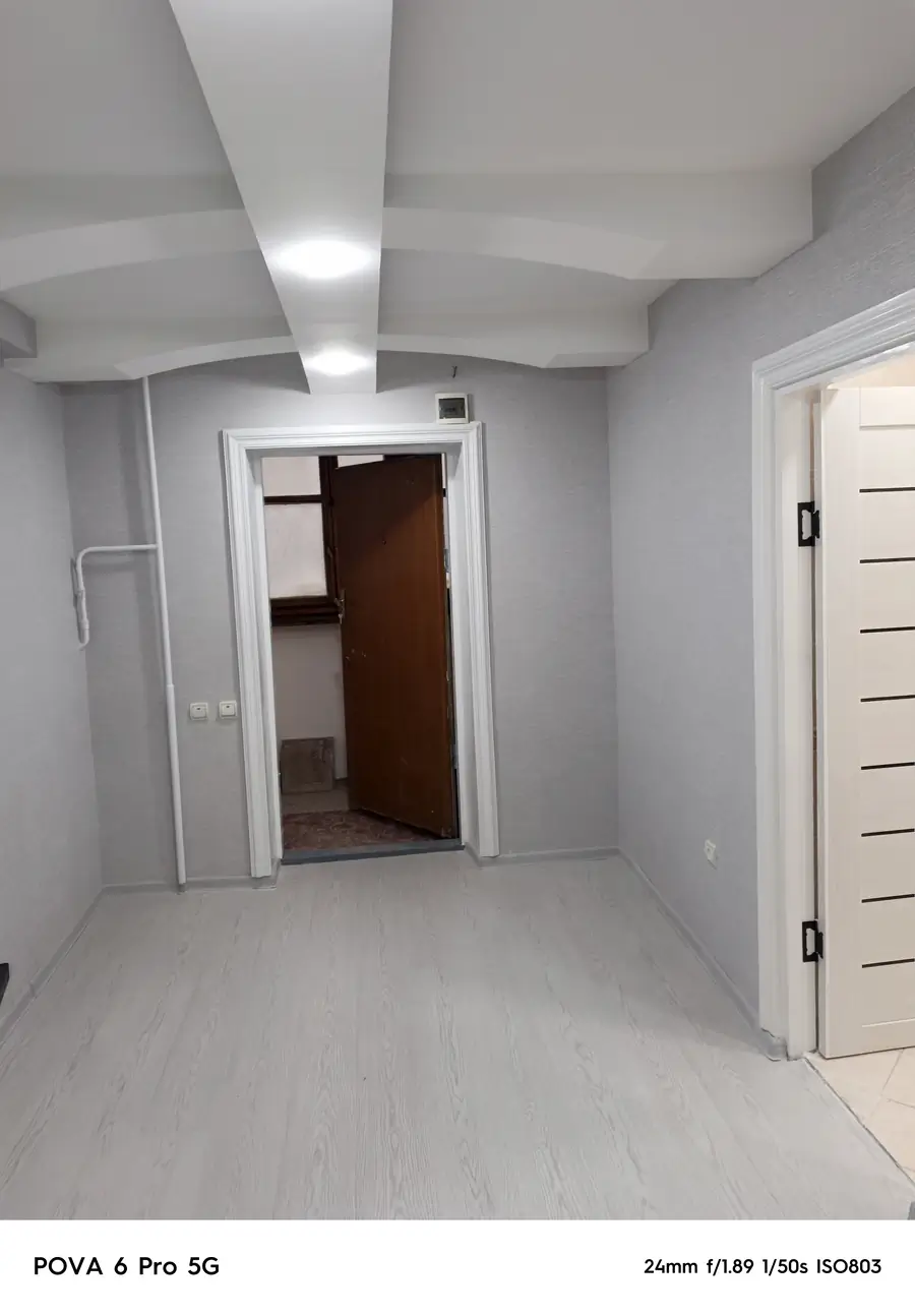 Продается 2-комнатная квартира − 100 м²