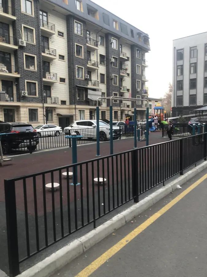 Продается 2-комнатная квартира − 53 м²