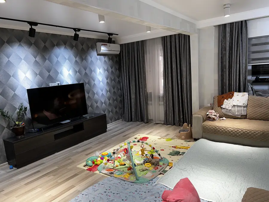 4 xonali kvartira sotiladi − 91 m²