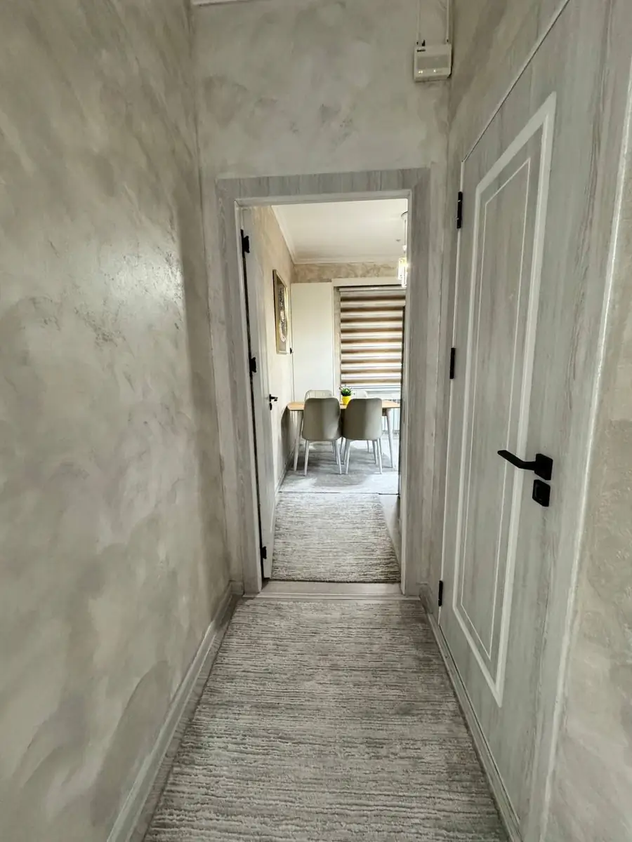 3 xonali kvartira sotiladi − 77 m²