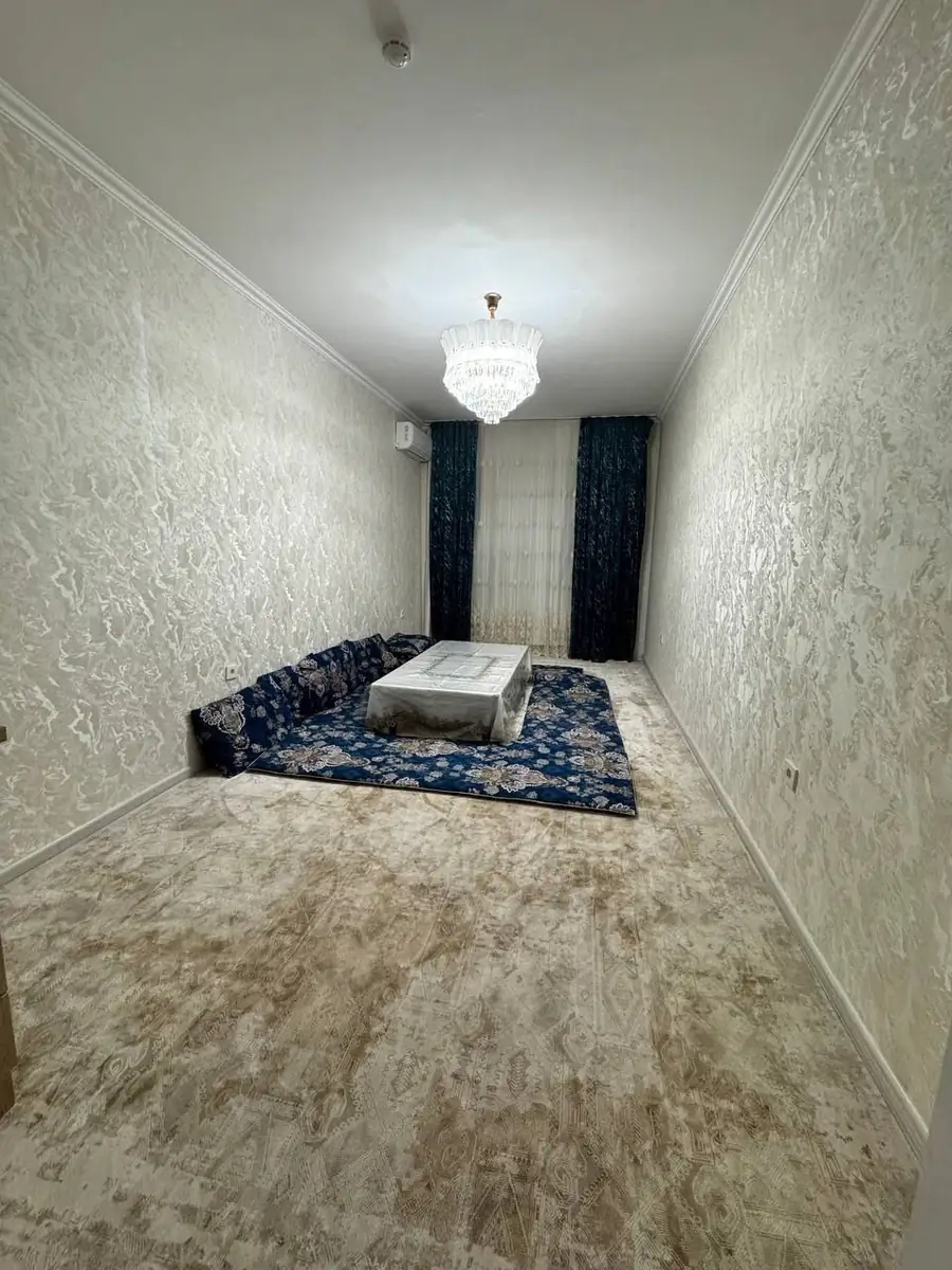 3 xonali kvartira sotiladi − 77 m²