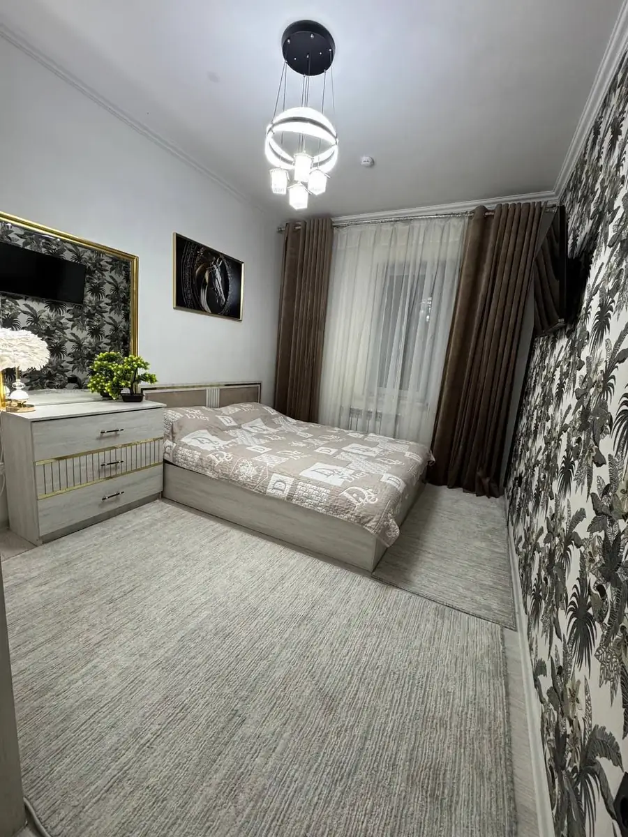 3 xonali kvartira sotiladi − 77 m²