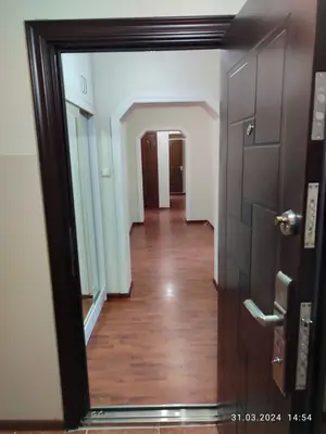 Более 5 xonali kvartira sotiladi − 141 m²