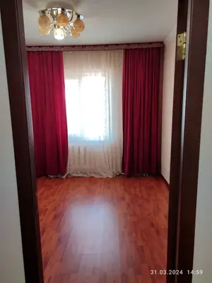 Более 5 xonali kvartira sotiladi − 141 m²