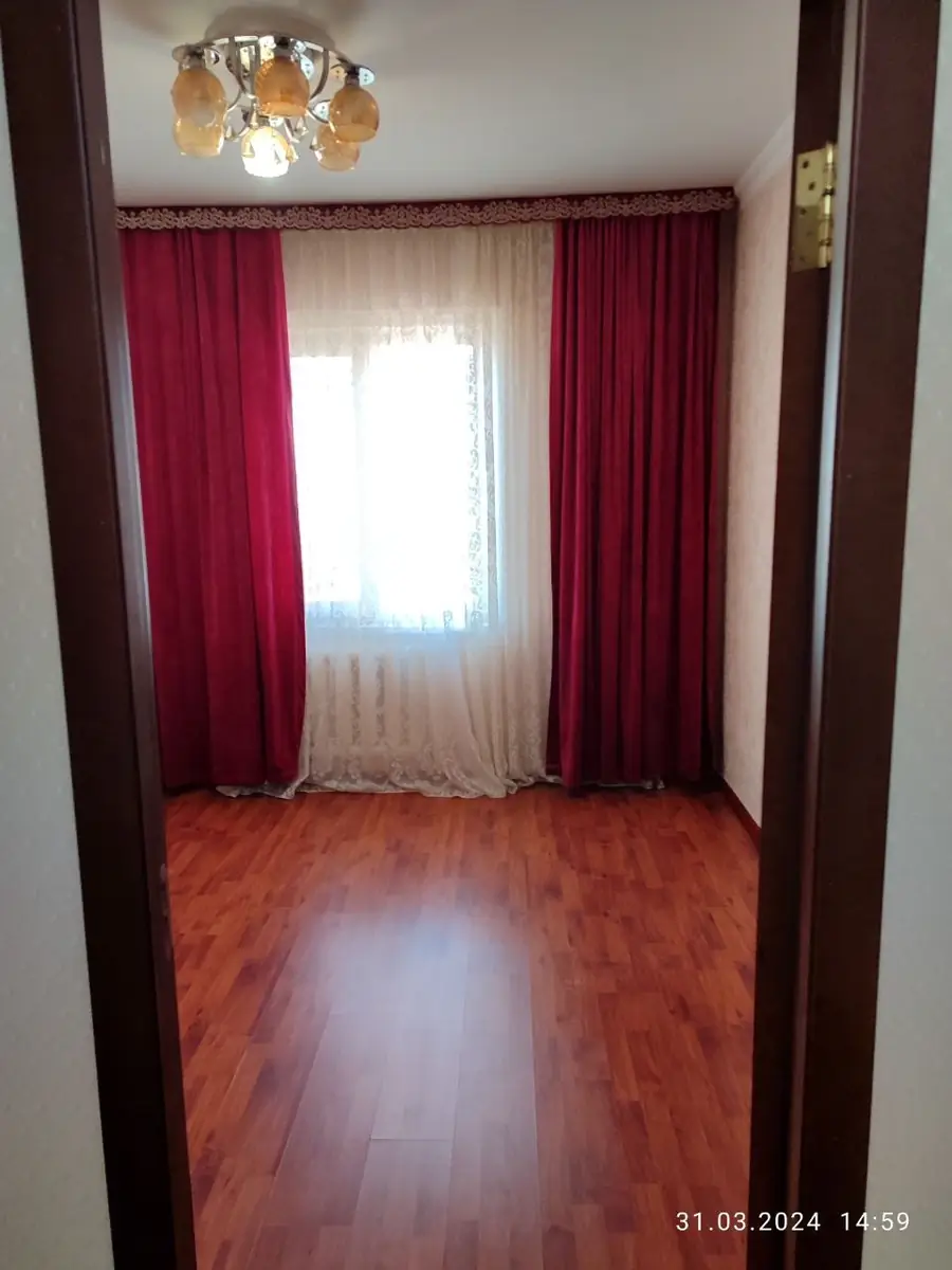 Более 5 xonali kvartira sotiladi − 141 m²