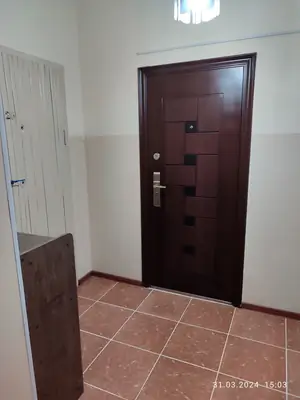 Более 5 xonali kvartira sotiladi − 141 m²