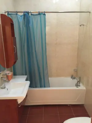 Сдается 3-этажный дом − 350 м²