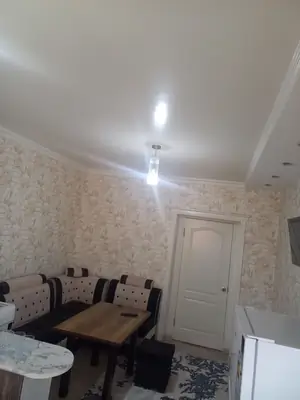 3 xonali kvartira sotiladi − 80 m²