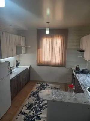 3 xonali kvartira sotiladi − 80 m²