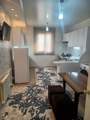 3 xonali kvartira sotiladi − 80 m²