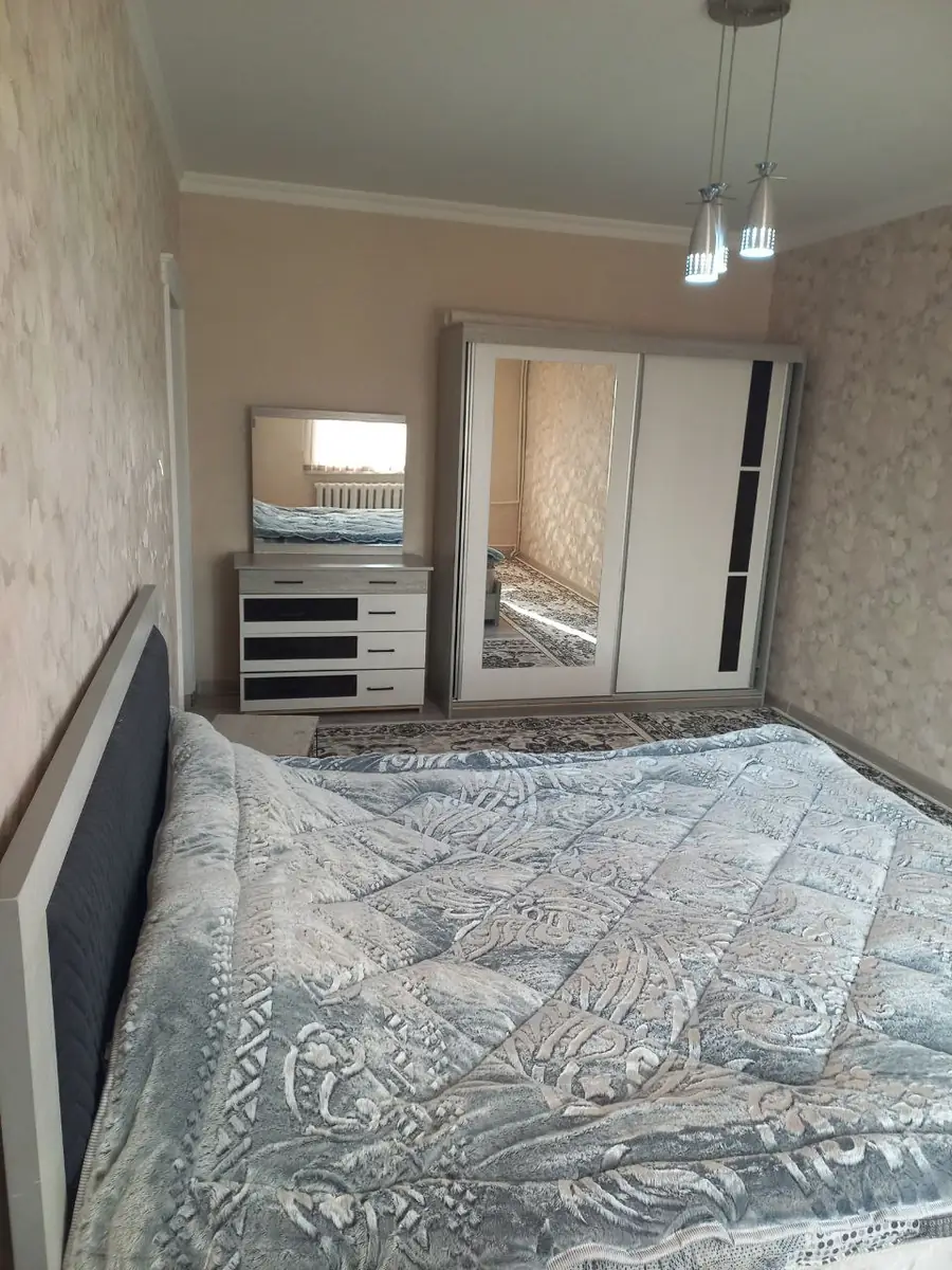 3 xonali kvartira sotiladi − 80 m²