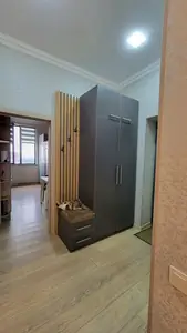 3 xonali kvartira sotiladi − 84.3 m²