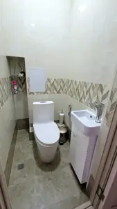 3 xonali kvartira sotiladi − 84.3 m²