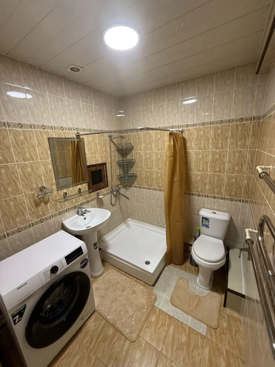Сдается 3-комнатная квартира − 105 м²