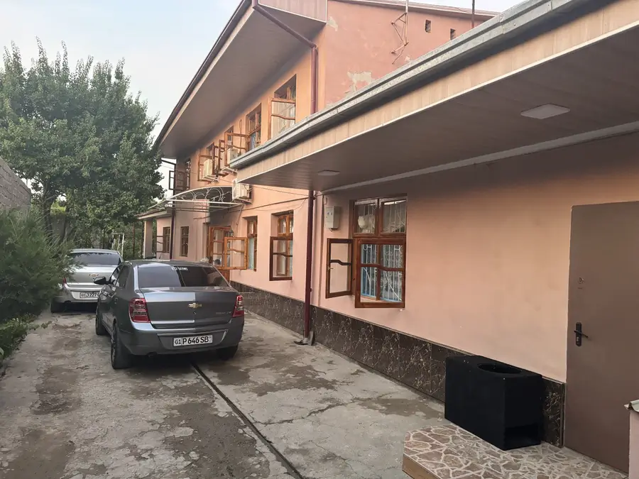 2-этажный дом − 160 м², 9 сот.