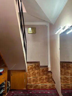 2 qavatli uy sotiladi − 160 m²