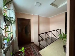 2 qavatli uy sotiladi − 160 m²