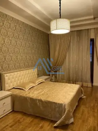 3-комнатная квартира − 160 м², 6/8 этаж