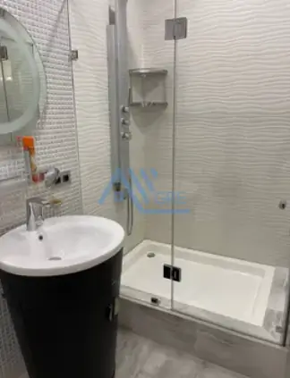 Продается 3-комнатная квартира − 160 м²