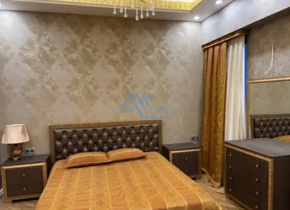 Продается 3-комнатная квартира − 160 м²