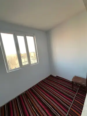 Продается 4-комнатная квартира − 99 м²