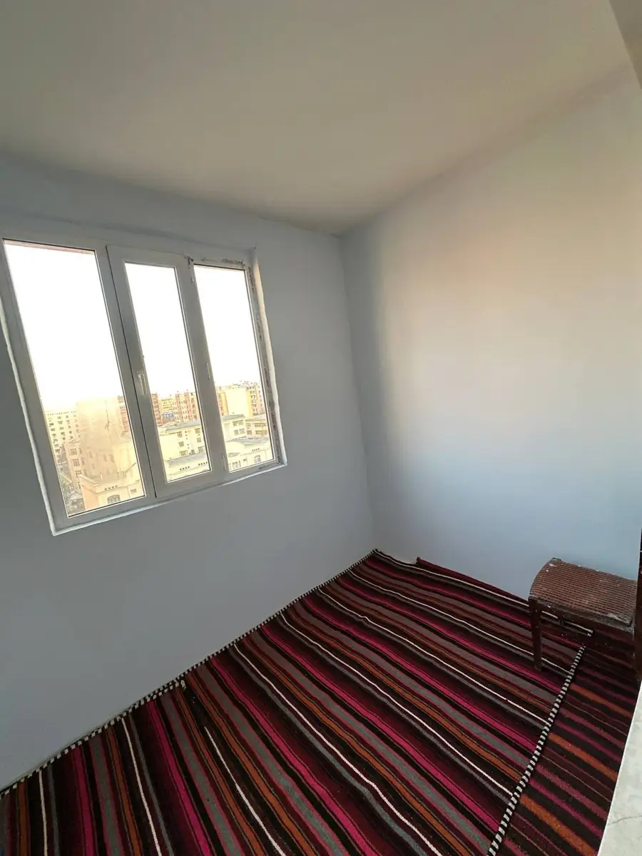 Продается 4-комнатная квартира − 99 м²