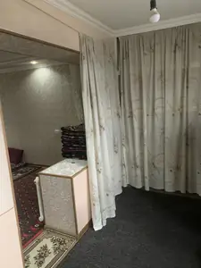 4 xonali kvartira sotiladi − 65 m²
