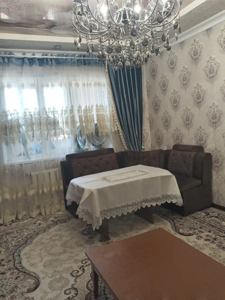 4 xonali kvartira sotiladi − 95 m²