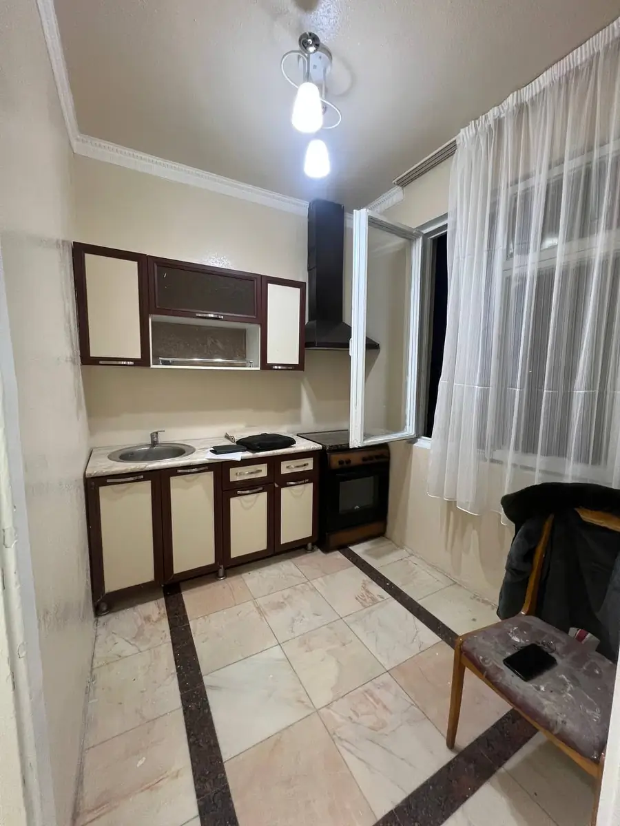 3 xonali kvartira sotiladi − 63 m²