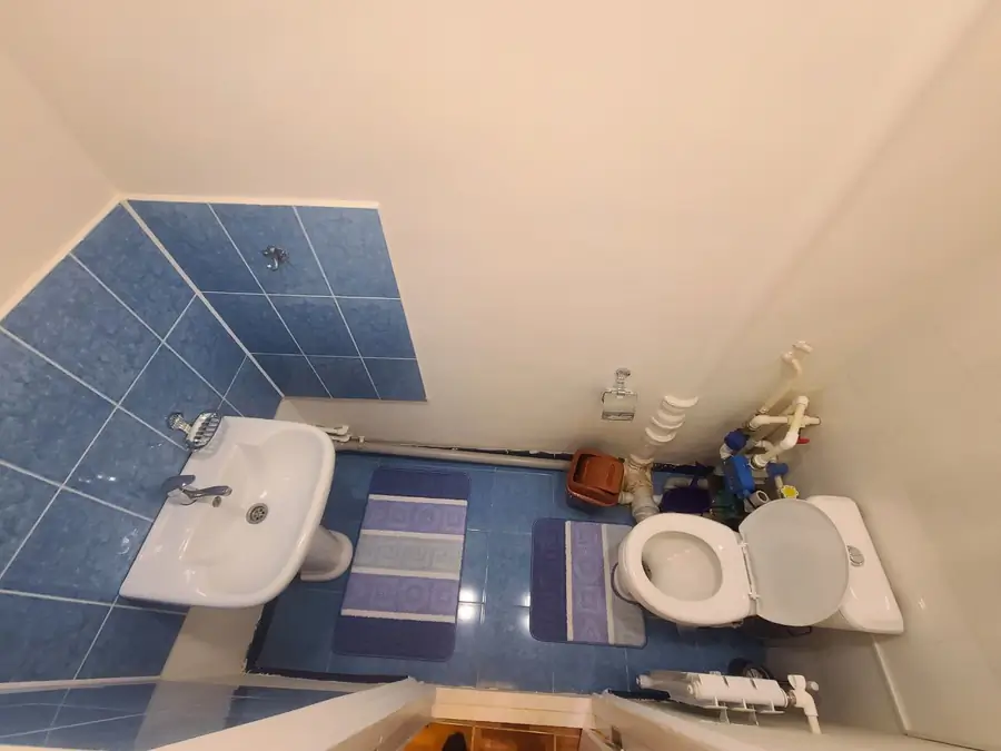 2 xonali kvartira sotiladi − 49.5 m²