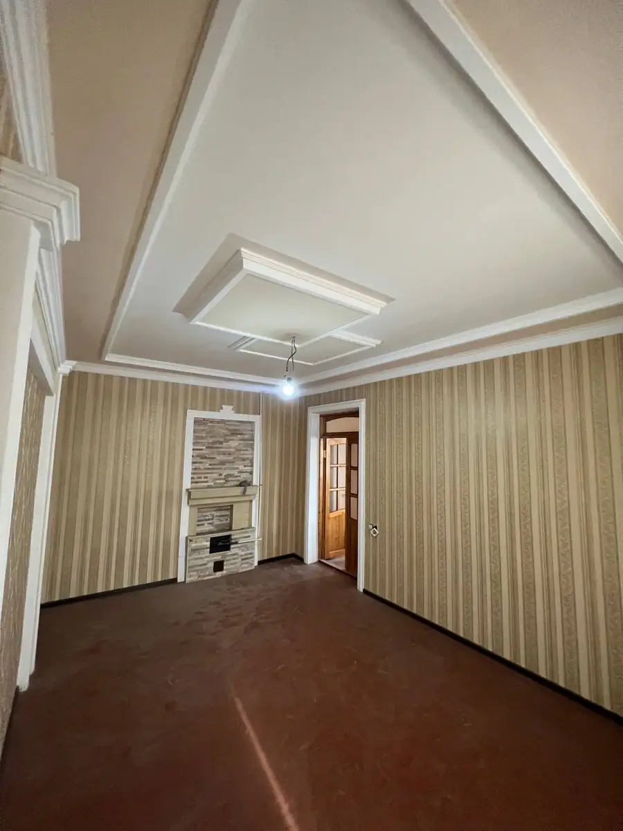 Более 5 xonali kvartira sotiladi − 18 m²