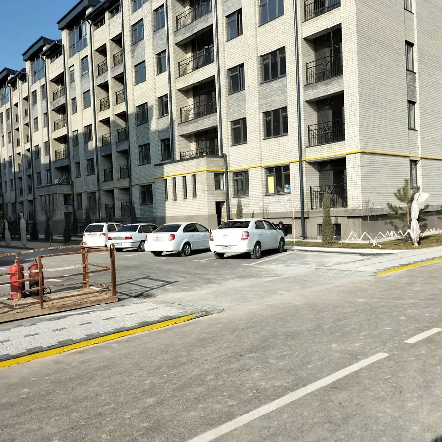 1-комнатная квартира − 42 м², 1/6 этаж