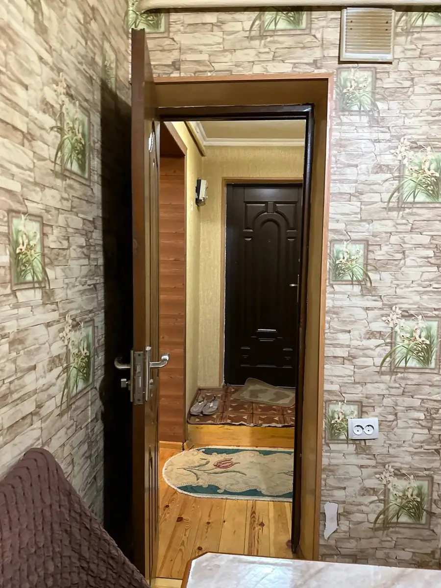 Продается 1-комнатная квартира − 27 м²