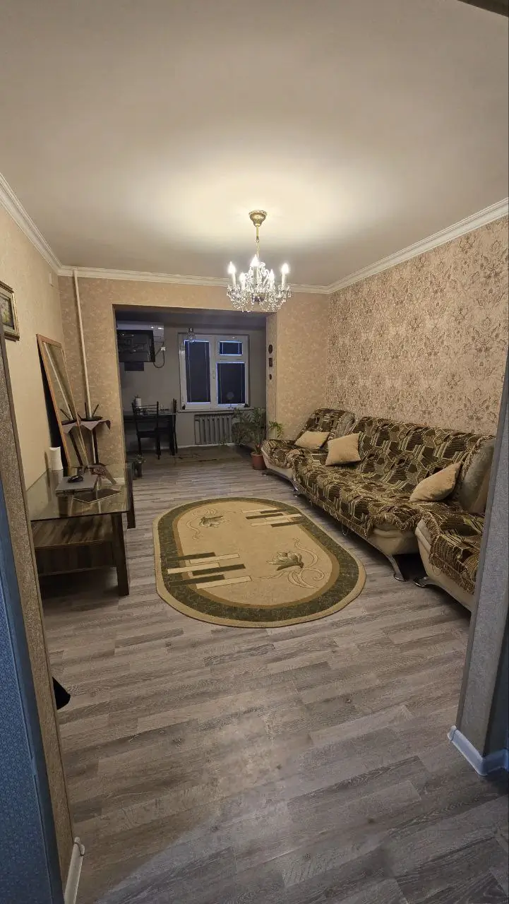 2 xonali kvartira sotiladi − 53 m²