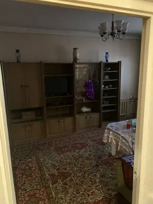 Продается 4-комнатная квартира − 93 м²