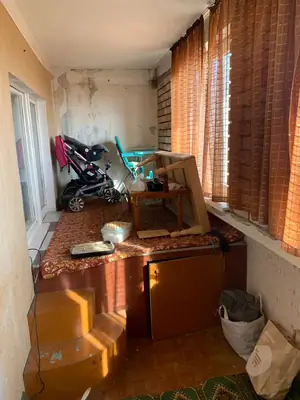 Продается 4-комнатная квартира − 93 м²