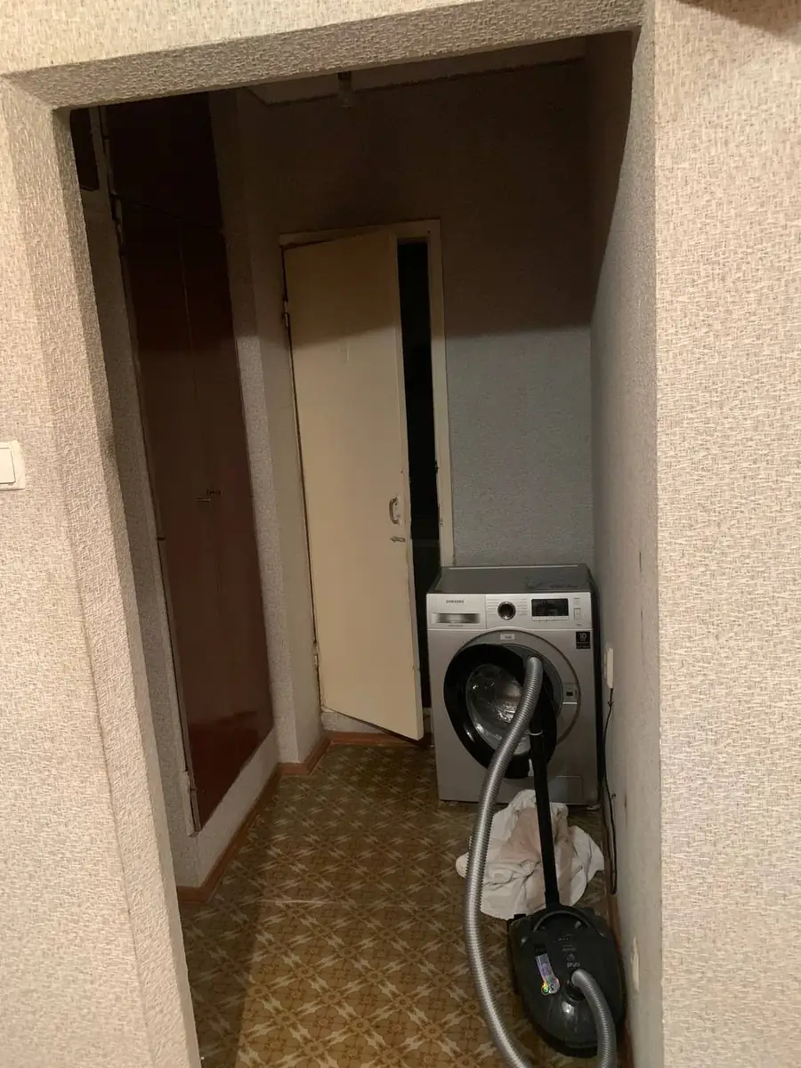 Продается 4-комнатная квартира − 93 м²