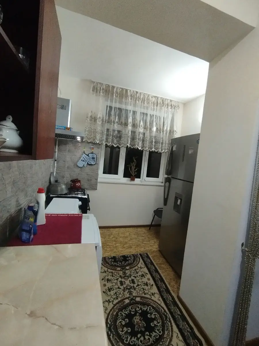 2 xonali kvartira sotiladi − 56 m²