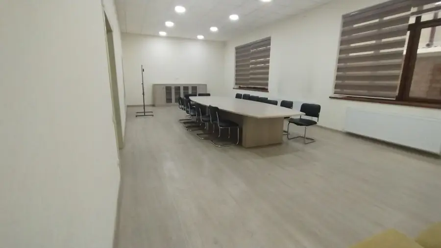 Ijaraga ofis − 248 m²