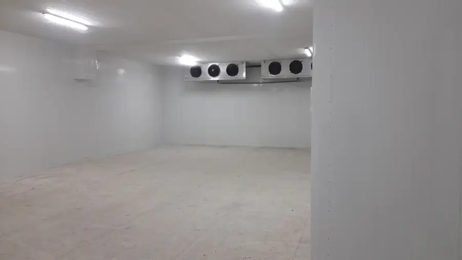 Склад − 800 м², 1/3 этаж