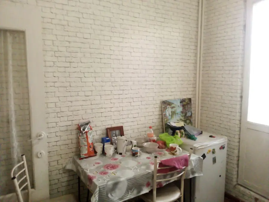 Продается 2-комнатная квартира − 60 м²